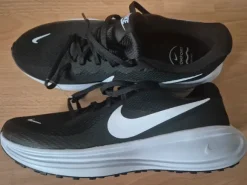 NEUe Sneaker / Sportschuhe von Nike Gr.44