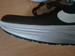NEUe Sneaker / Sportschuhe von Nike Gr.44