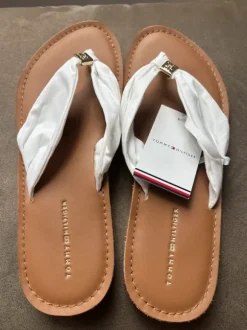Neue Tommy Hilfiger Sandalen