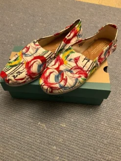 neue Toms Damenschuhe, Gr. 38