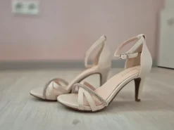 Neue, ungetragene Sandaletten Catwalk