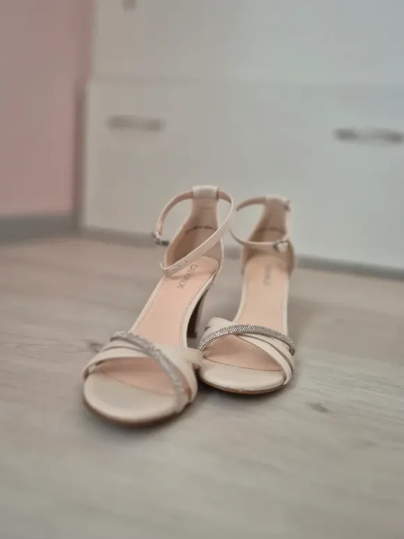 Neue, ungetragene Sandaletten Catwalk
