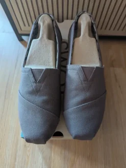 Neuwertig Toms Alpargata grau Schuhe 10.5. 43.5