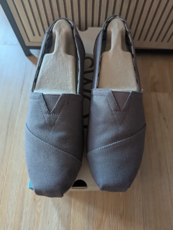 Neuwertig Toms Alpargata grau Schuhe 10.5. 43.5