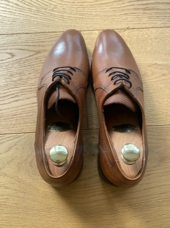 Neuwertiger, eleganter, cognacfarbener Schürschuh von Lloyd