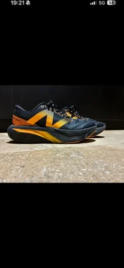 New Balance Fuelcell Elite V4