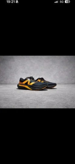 New Balance Fuelcell Elite V4