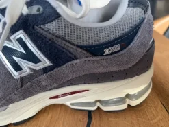 New Balance Sneaker 2002R, Gr. 38, blau grau