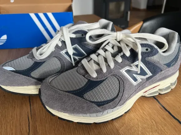 New Balance Sneaker 2002R, Gr. 38, blau grau