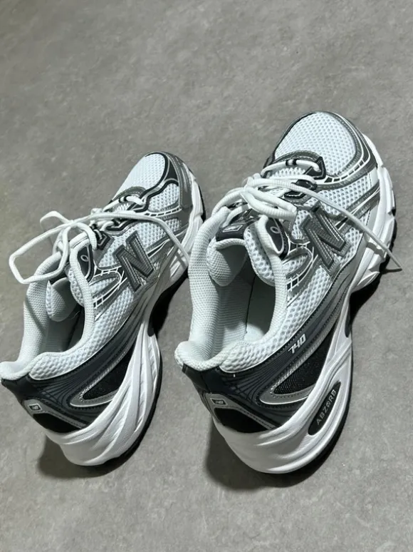 New Balance U740 UNISEX