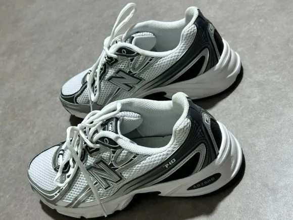 New Balance U740 UNISEX