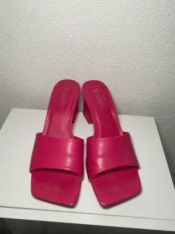 New Yorker Sandalen pink