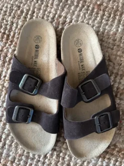 Nieuw slippers/ sandalen leer