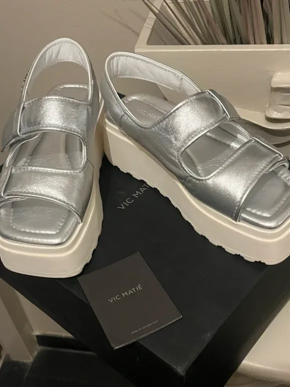 Nieuwe Vic Matie sandalen zilver maat 35