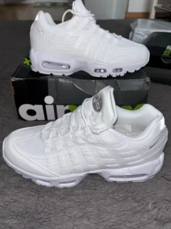 Nike 95 Weiß 44