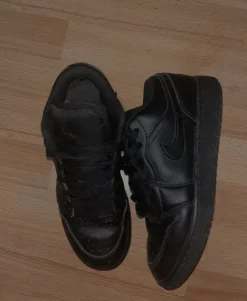 Nike Air Jordan 1 Low #blackjordanlow