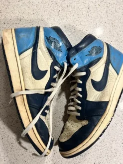 Nike Air Jordan 1 Mid – Blau/Weiß – Vintage Look – getragen