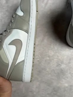 Nike Air Jordan 1 mid college grau