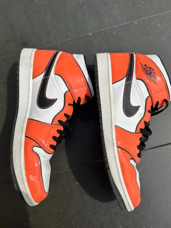 Nike Air Jordan 1 Mid SE Turf Orange