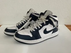 Nike Air Jordan 1 mid white navy - maat 43 - slechts 3 x gedragen
