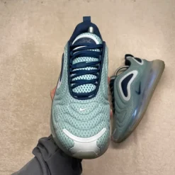 Nike Air Max 720 - Blauw - EU 39 - (268)
