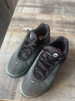 Nike Air Max Dn clay green/schwarz Größe 44,5
