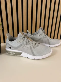 Nike Air Max Sneaker Turnschuhe Gr. 41