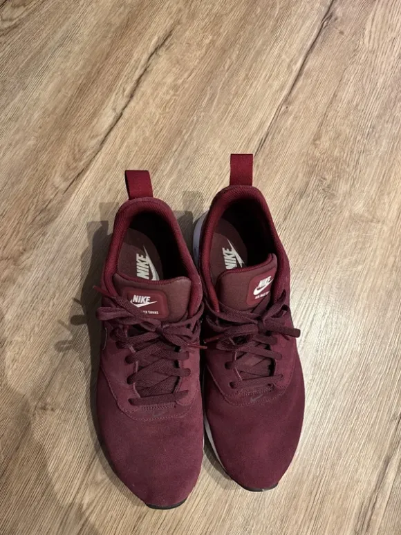 Nike Air Max Tavas gr. 42,5 burgunderrot