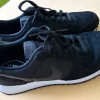 Nike Air Sneaker in Gr.42,5 in Schwarz mit Wildleder