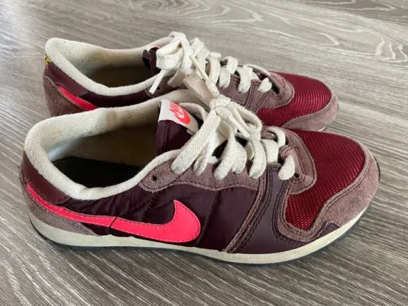 Nike air swoosh