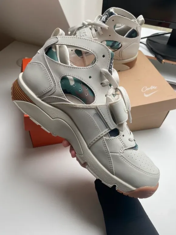 Nike Air Trainer Huarache x Corteiz light bone