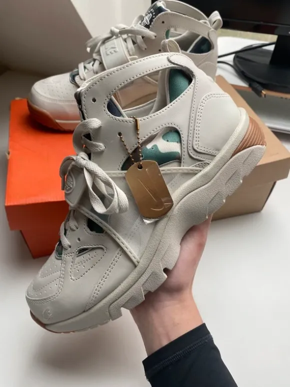 Nike Air Trainer Huarache x Corteiz light bone