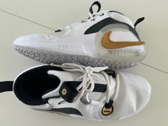 Nike Air Zoom Crossover Hallenschuhe Gr. 38