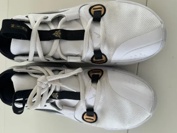 Nike Air Zoom Crossover Hallenschuhe Gr. 38