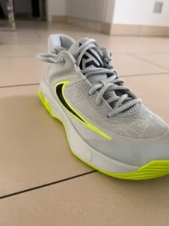 Nike Basketball Schuhe 40,5 neuwertig