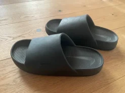 Nike Calm in schwarz