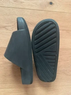 Nike Calm in schwarz