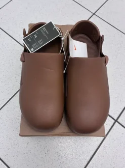 Nike Calm Mule braun Slipper OVP - Größe 44 - Neu, mit Etikett
