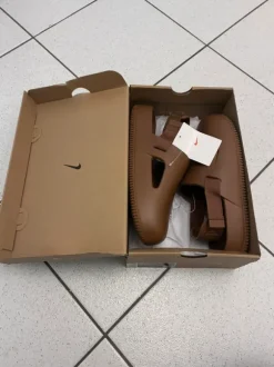 Nike Calm Mule braun Slipper OVP - Größe 44 - Neu, mit Etikett