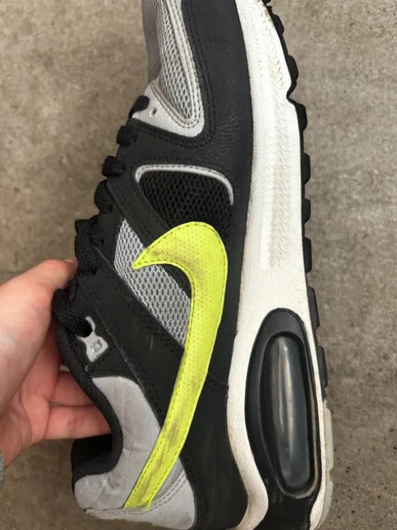 Nike command sneaker