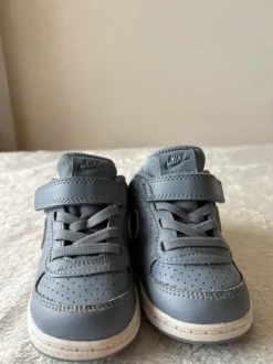 Nike Court Borough Low TDV sneakers Maat 23.5 In zeer goede staat.