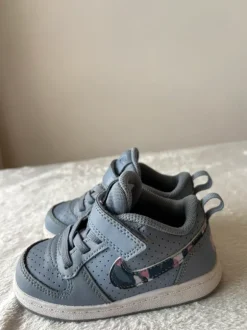 Nike Court Borough Low TDV sneakers Maat 23.5 In zeer goede staat.