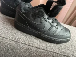 Nike Court Borough Sneaker schwarz 27