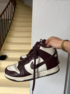 Nike dunk high Bordeaux