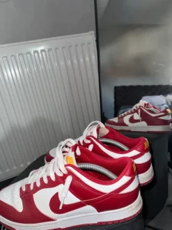 Nike Dunk Low Rot/Weiß – guter Zustand – Größe 43