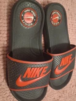 Nike Flip flops