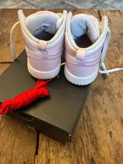 Nike Jordan 1 Größe 26