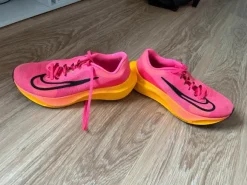 Nike Laufschuhe Gr. 41 Pink/Gelb - Ideal fürs Joggen
