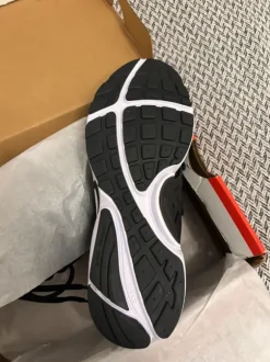 Nike Presto 40 Schwarz/Weiß NEU