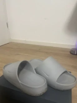 Nike Schuhe 41